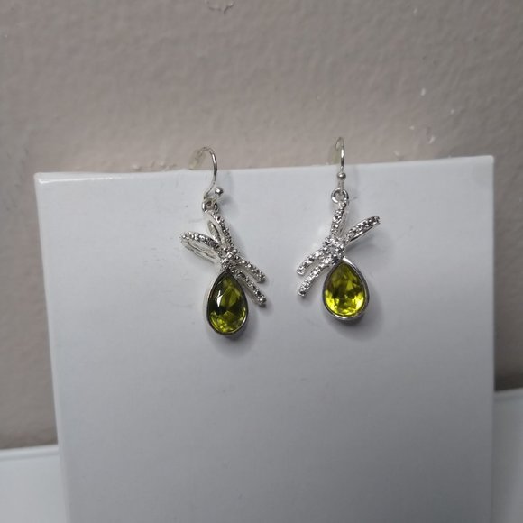 Vintage Green NRT Dangle Earrings - Picture 3 of 15
